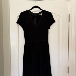 Banana Republic Black V-Neck Short Sleeve Midi Dress
